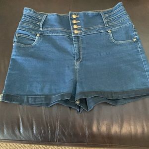 ✨New listing✨ Liquidx Jeans High-Waisted Shorts ✌🏻